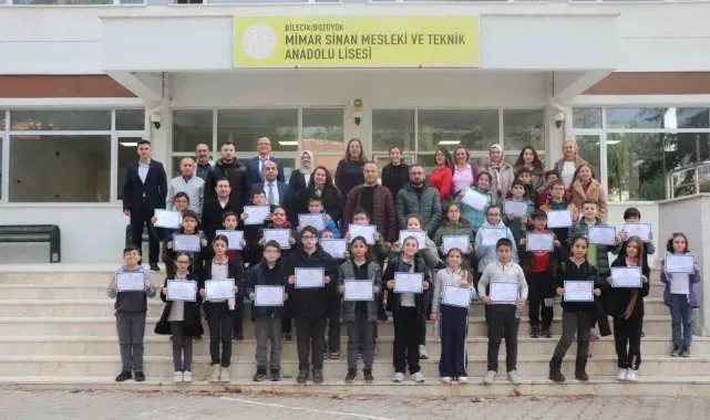 Bozüyük'te "Bilişimin Yıldızları Bilgi Yarışması" çevrimiçi olarak yapıldı