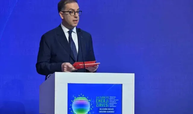 Petrol Ofisi Grubu CEO'su Mehmet Abbasoğlu, Türkiye Enerji Zirvesi açılışında konuştu