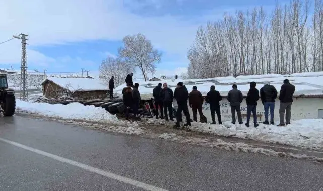 Tokat'ta tır evin bahçesine devrildi: 1 yaralı