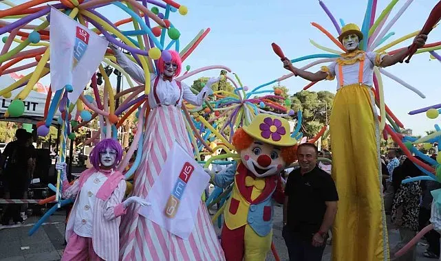 Turgutlu'da Dünya Barış Günü çocukların kahkahalarıyla kutlandı
