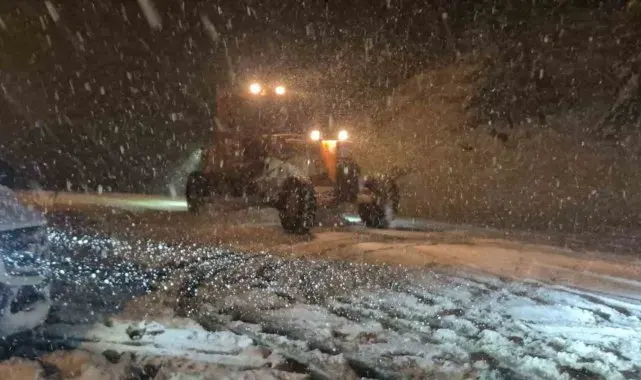 Bartın'da renkli kar görüntüleri