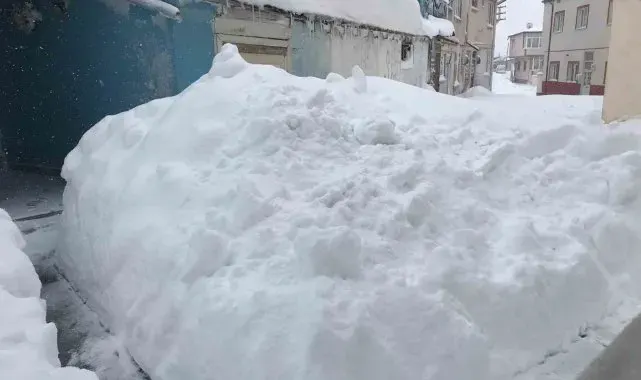 Bayburt'un en büyük mahallesi olan 'Şingah' kara gömüldü vatandaşlar belediyeden acil yardım bekliyor