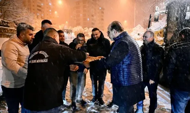 Yeşilyurt'ta kar mesaisi sürüyor