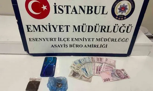 İstanbul'da uyuşturucu ticareti yapanlar suçüstü yakalandı