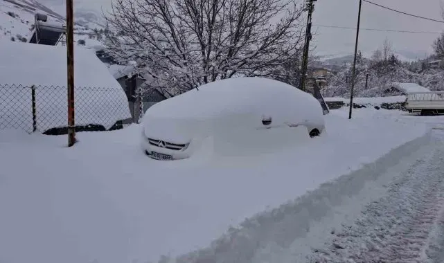 Tunceli'de kar esareti: 189 köy yolu ulaşıma kapandı
