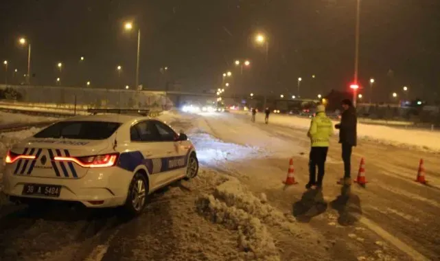 Kayseri-Malatya karayolu 8 saattir ulaşıma kapalı