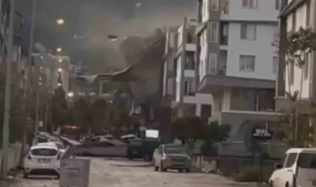Fırtına binanın çatısını uçurdu, o anlar kamerada