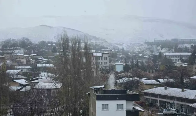 Malatya'nın Darende ilçesi beyaza büründü