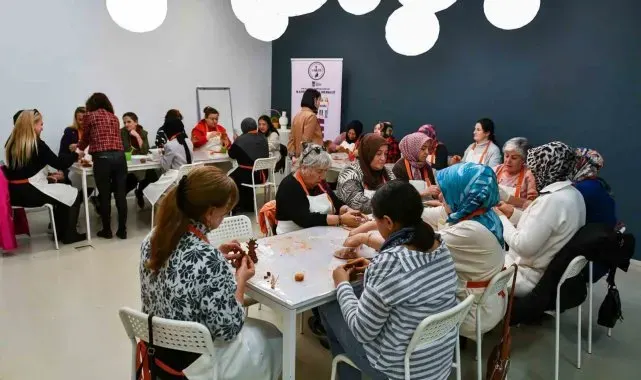 Ankara Büyükşehir Belediyesinden kadınlara yönelik kil atölyesi