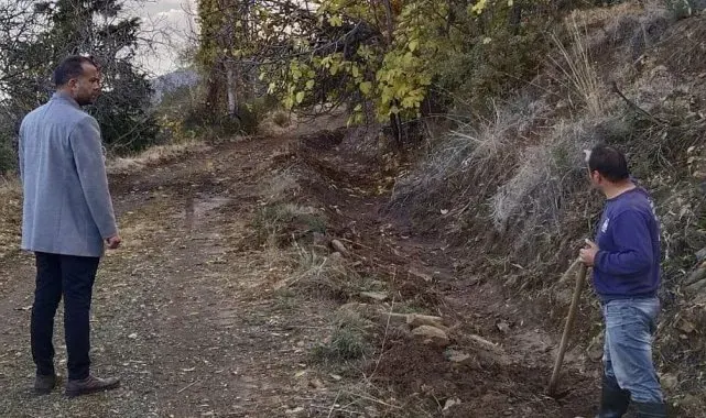 Karacasu'da göletleri besleyen kanallar temizlendi