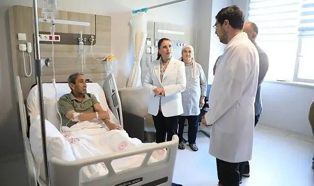 Vali Arslan Kıbrıs Gazisini hastanede ziyaret etti