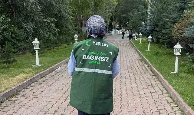 Yeşilay Kars'tan esnaflara bağımlılıkla mücadele bilgilendirmesi