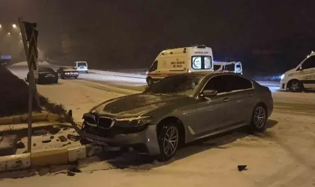 Kar yağışı kazaya neden oldu: 3 yaralı