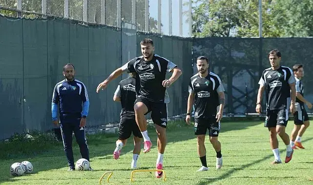 Florian Aye: "Takım ruhuyla hareket edip gol arayışında olan Florian göreceksiniz"