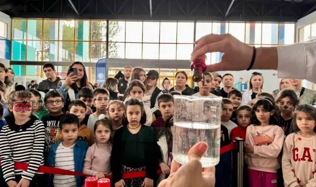 Çocuklar, Bilim Şenliği'nde unutulmayacak bir gün geçirdi