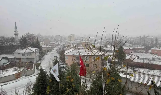 Eskişehir'de kış mevsiminin ilk kar yağışı başladı