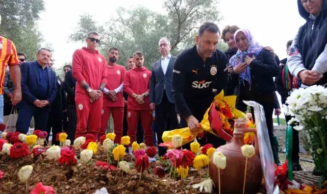 Galatasaray yönetimi ve futbolcular, Yiğit Kurt'un mezarını ziyaret etti
