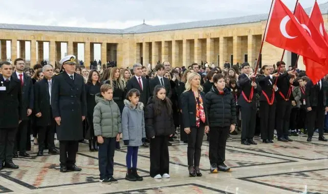 '24 Kasım' öncesi Başöğretmen Atatürk'e anlamlı ziyaret