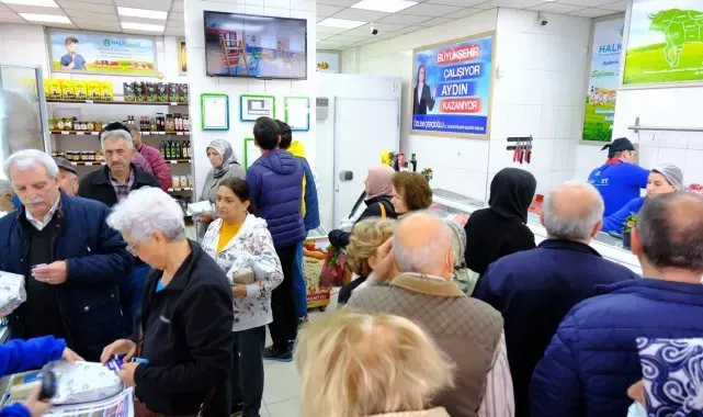 Aydın'da 107 bin vatandaş Büyükşehir Belediyesi 'emekli kart' kullanıyor