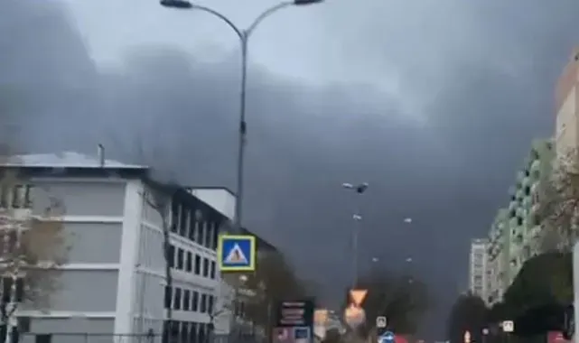 Beylikdüzü'nde 5 saattir devam eden yangın söndürülemedi