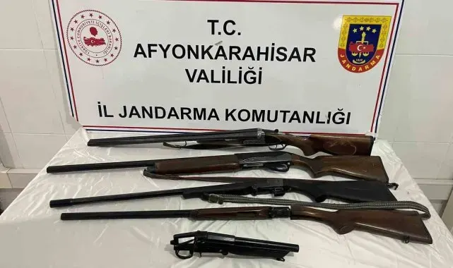 Jandarmadan ruhsatsız silah baskını