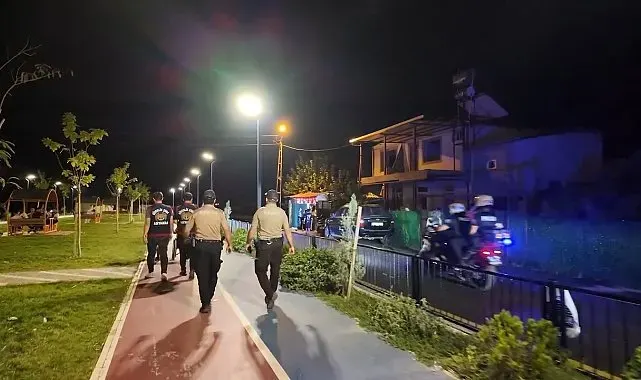 Adıyaman'da asayiş uygulamasında 2 aranan şahıs yakalandı