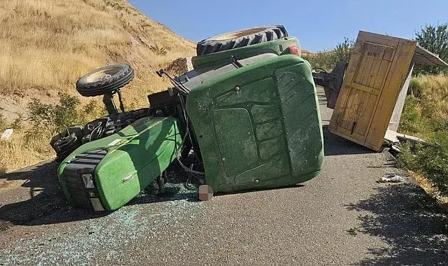 Siirt'te seyir halindeki traktör devrildi: 4 yaralı