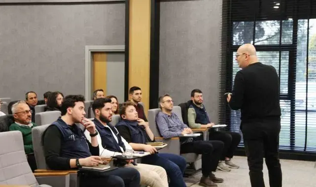 Kütahya OSB'de 'Dijital dönüşüm ve yapay zekâ' eğitimi