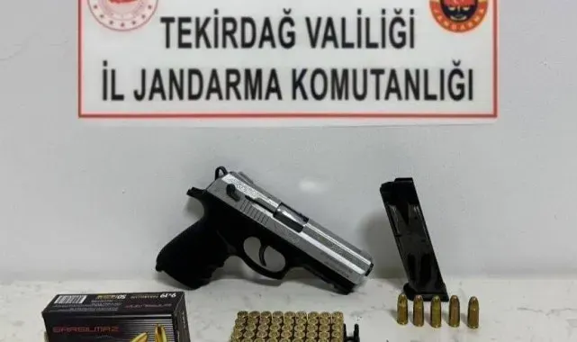 Tekirdağ'da iki araçta ruhsatsız silah ve fişek ele geçirildi