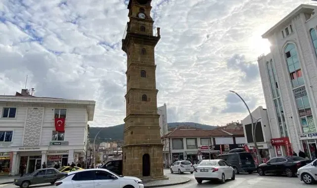 Tarihi saat kulesinde duran zaman artık yeniden akıyor