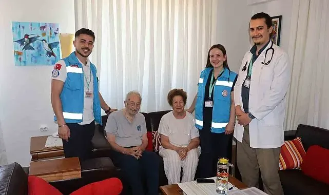Evde sağlık hizmetleri gönüllere dokunuyor