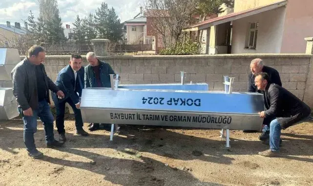 Bayburt'un Aydıntepe ilçesinde çiftçilere sıvat dağıtıldı
