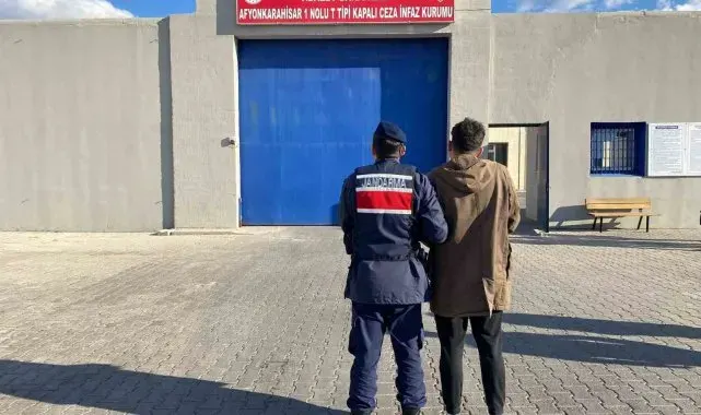 4 yıl 2 ay hapis cezasıyla aranan şahsı JASAT yakaladı