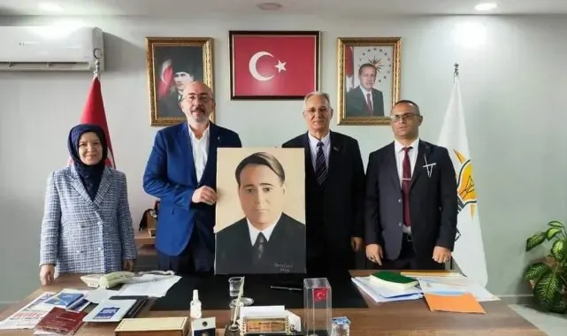 AK Parti Kütahya İl Başkanı Önsay'a anlamlı hediye