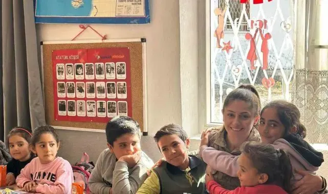 Jandarma, Çocuk Hakları Gününde çocuklarla bir araya geldi