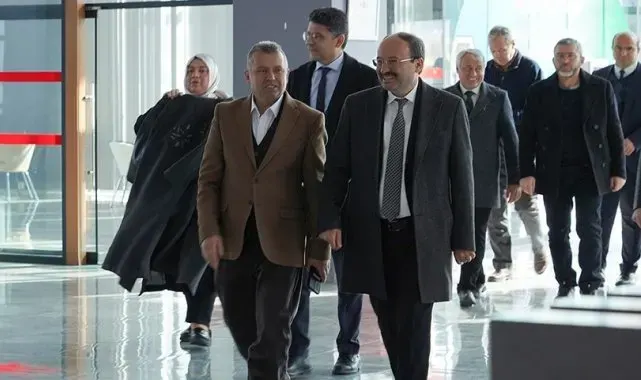 Rektör Çakmak birim ziyaretlerini sürdürüyor