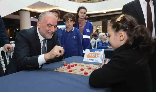 Canik'te Zeka Geliştirici Ahşap Akıl ve Strateji Oyunları El Sanatları Sergisi açıldı