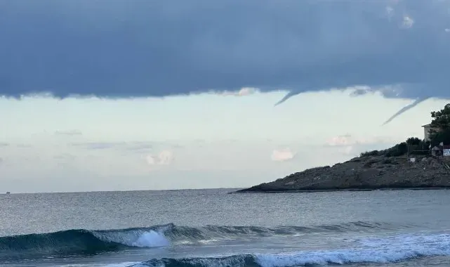 Alanya'da aynı anda çıkan iki hortum kamerada