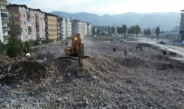 Maaşlarıyla merak uyandıran iş makinası operatörleri, uçuk meblağları dile getirenlere tepki gösterdiler