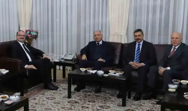 Önceki dönem içişleri bakanı Âlâ'dan Rektör Hacımüftüoğlu'na ziyaret