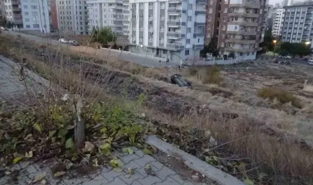 Otomobil 200 metreden yuvarlandı, çocuklar büyük tehlike atlattı