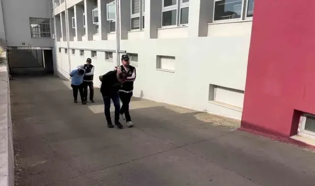 Adana'da 70 kilo 600 gram uyuşturucu ele geçirilirken 67 torbacı tutuklandı
