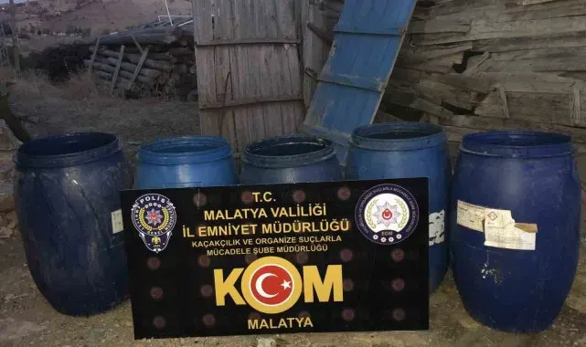 Malatya'da 4 bin 696 litre sahte alkol ele geçirildi