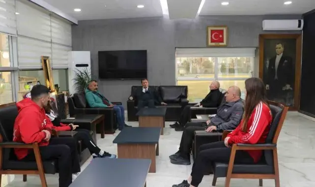Şampiyonlardan Kabakcı'ya ziyaret