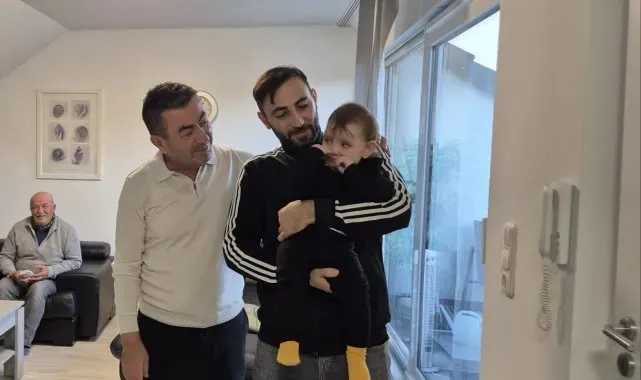 Başkan Metin Aysima Bebeği Almanya'da ziyaret etti