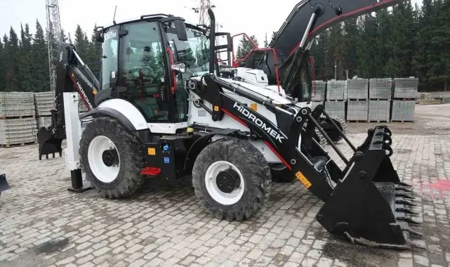 Gölcük Belediyesi'ne 3 yeni iş makinesi
