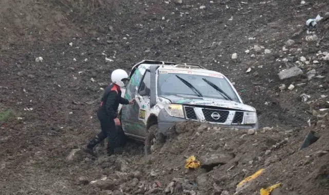 Off-road yarışlarının 'seyirci' etabı adeta nefes kesti