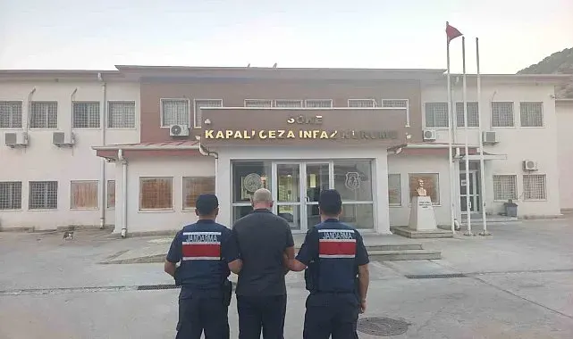 Kuşadası'nda uyuşturucu operasyonu: 3 gözaltı