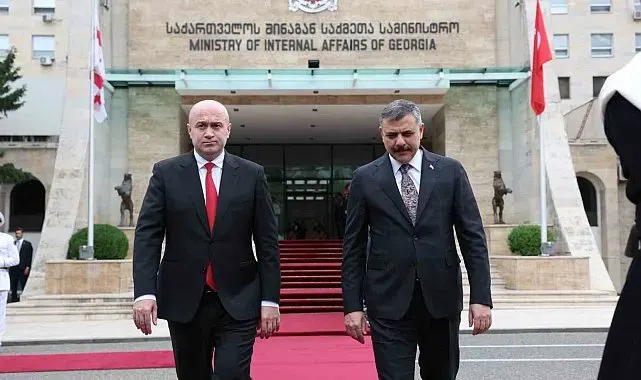 Bakan Çiftçi, Tiflis'te görev başında hayatını kaybeden polisleri andı