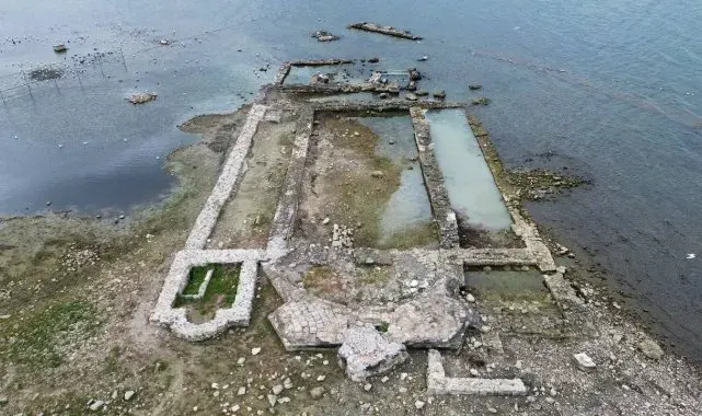 2 bin yıllık bazilika tamamen gün yüzüne çıktı
